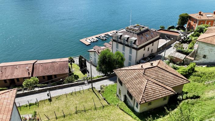 Image No.1-4 Bed House for sale