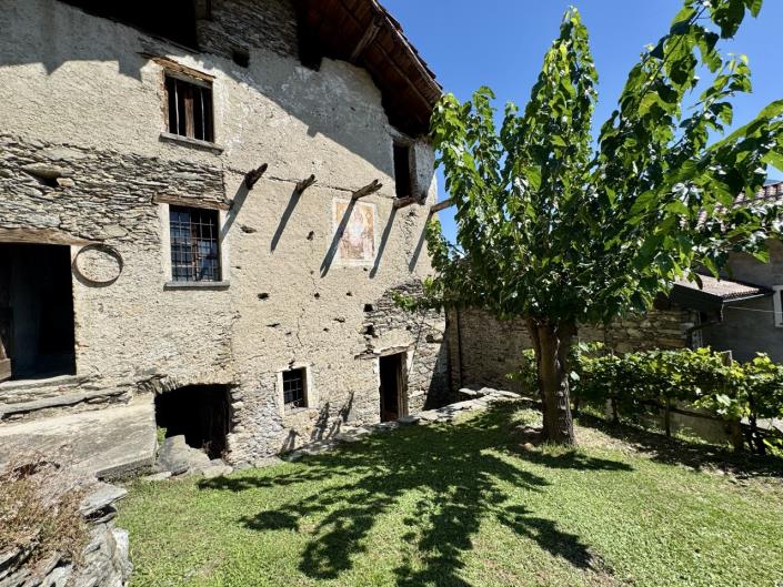 Image No.9-4 Bed House for sale