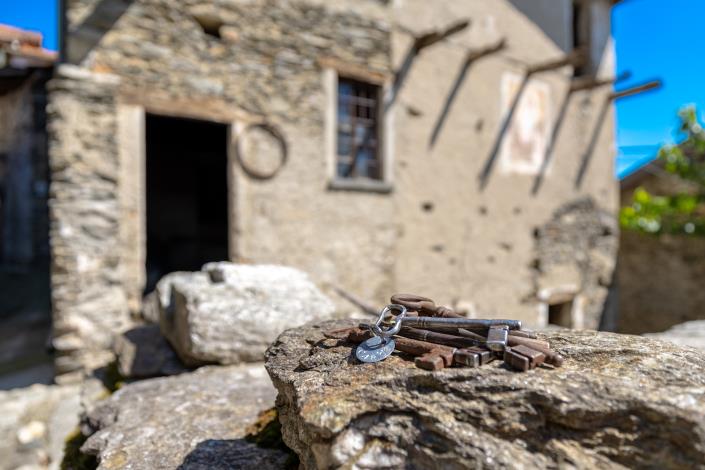 Image No.6-4 Bed House for sale