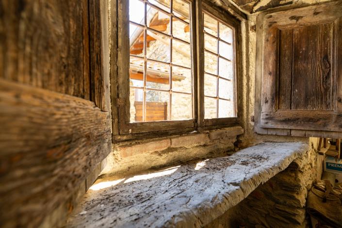 Image No.20-4 Bed House for sale