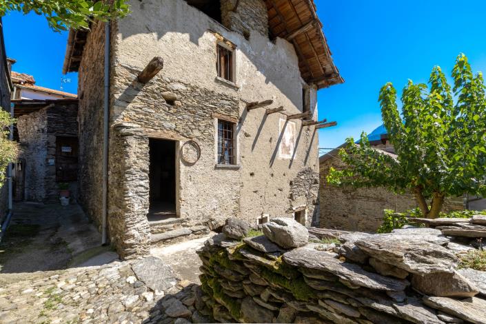 Image No.55-4 Bed House for sale