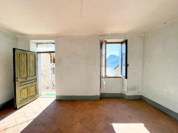 Image No.2-3 Bed House for sale