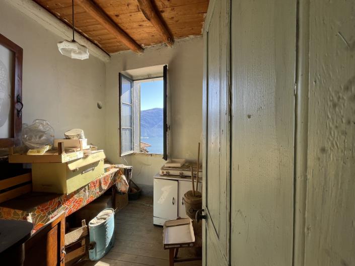 Image No.11-3 Bed House for sale