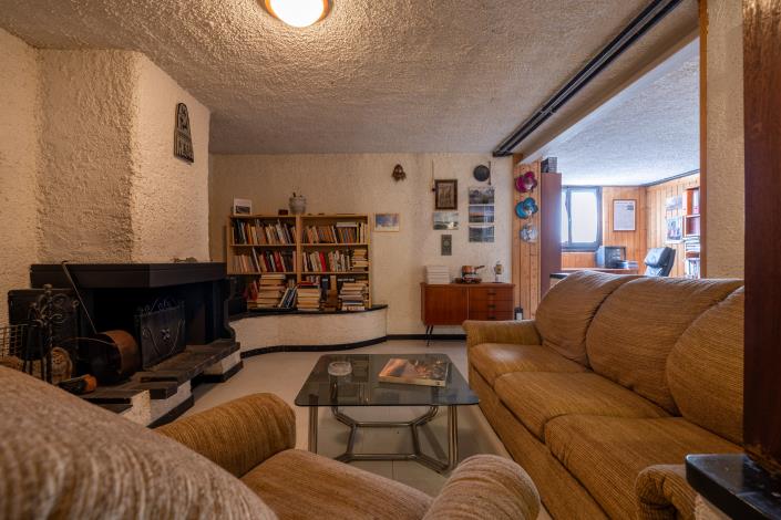 Image No.15-2 Bed Apartment for sale