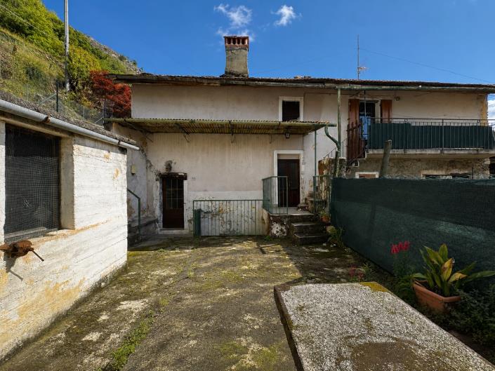 Image No.20-3 Bed House for sale