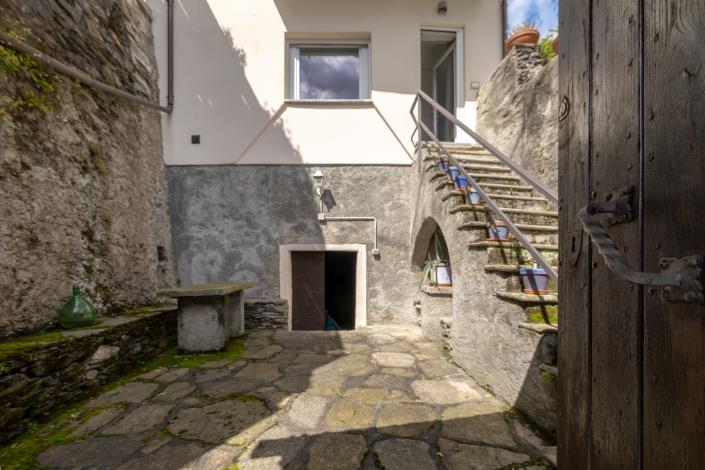 Image No.30-2 Bed House for sale