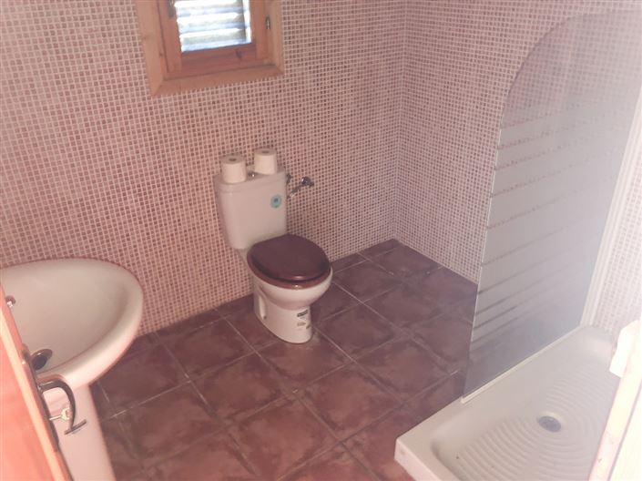 Image No.18-3 Bed Country House for sale