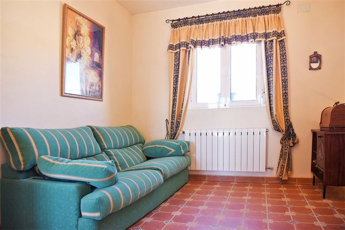 Image No.17-4 Bed Country House for sale