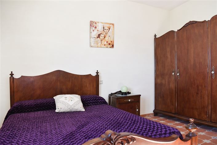 Image No.18-4 Bed Country House for sale