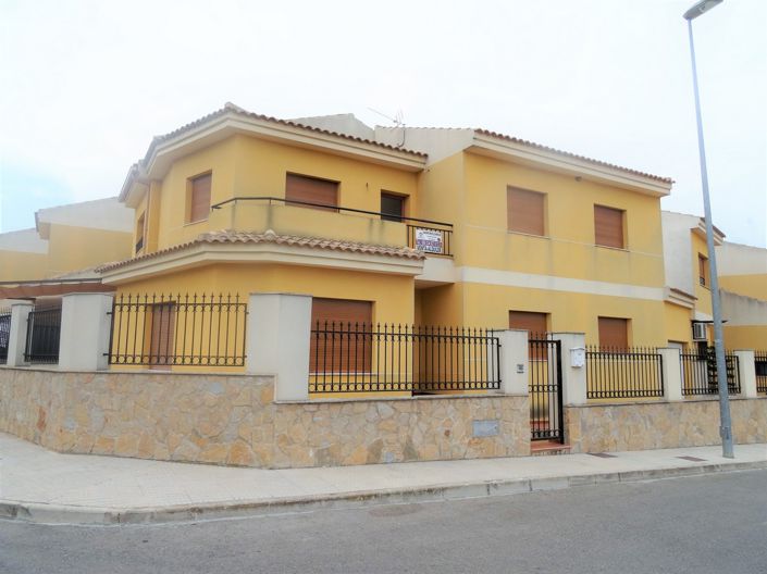 Image No.2-Maison de ville de 4 chambres à vendre à Pinoso