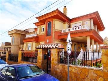 1 - Caudete, Townhouse