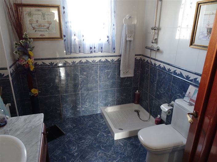 Image No.12-5 Bed Townhouse for sale