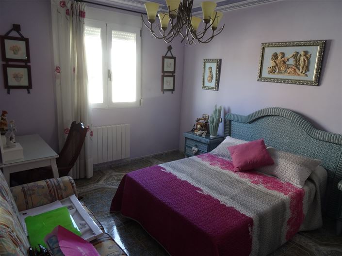 Image No.14-5 Bed Townhouse for sale