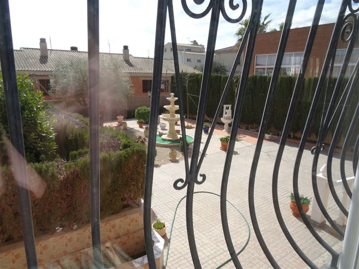 Image No.21-5 Bed Townhouse for sale