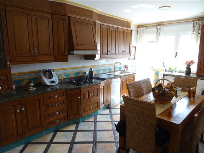 Image No.22-5 Bed Townhouse for sale