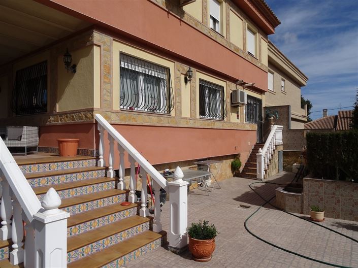 Image No.8-5 Bed Townhouse for sale