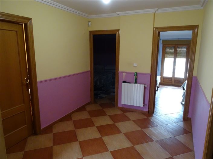 Image No.15-5 Bed Townhouse for sale