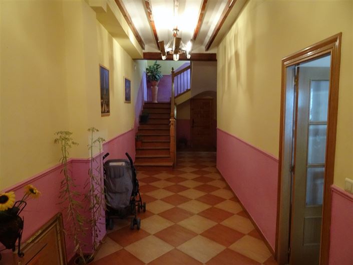 Image No.2-5 Bed Townhouse for sale