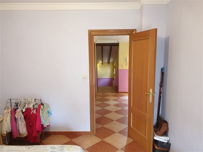 Image No.20-5 Bed Townhouse for sale