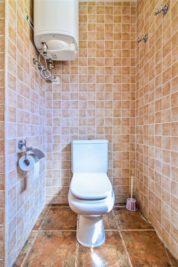 Image No.24-10 Bed Commercial for sale