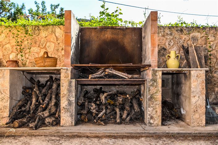 Image No.27-10 Bed Commercial for sale