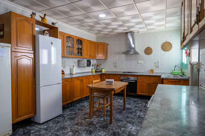 Image No.15-6 Bed Townhouse for sale