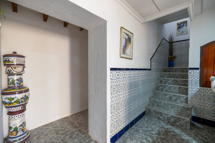 Image No.28-6 Bed Townhouse for sale