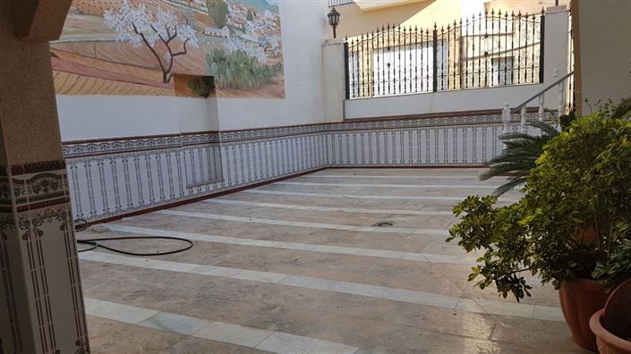 Image No.2-5 Bed Townhouse for sale