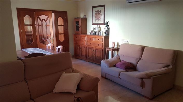 Image No.23-5 Bed Townhouse for sale