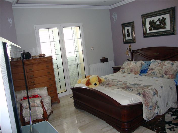 Image No.10-9 Bed Country House for sale