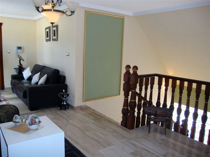 Image No.19-9 Bed Country House for sale