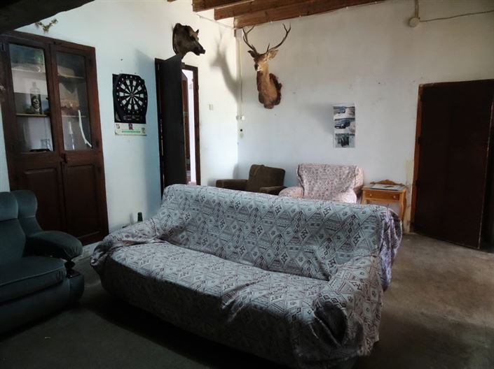 Image No.17-4 Bed Farmhouse for sale