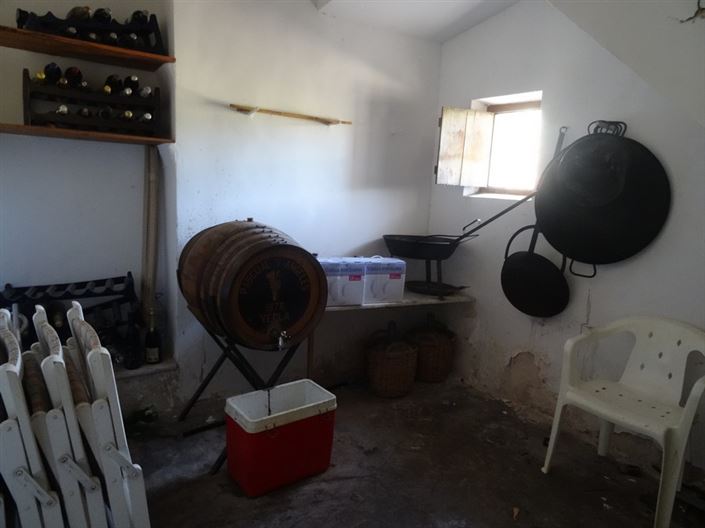 Image No.18-4 Bed Farmhouse for sale