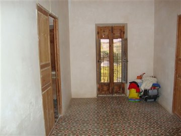 470massivepropertyonedgeofvillagecf83144