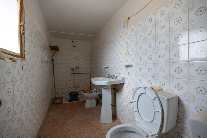 Image No.14-2 Bed Farmhouse for sale