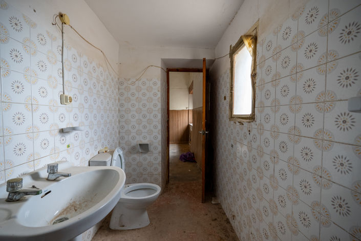 Image No.15-2 Bed Farmhouse for sale