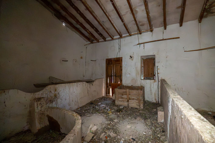 Image No.25-2 Bed Farmhouse for sale