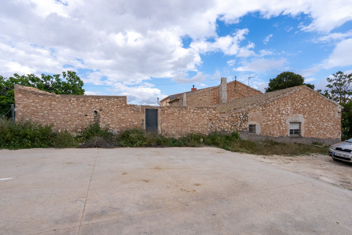 Image No.3-2 Bed Farmhouse for sale