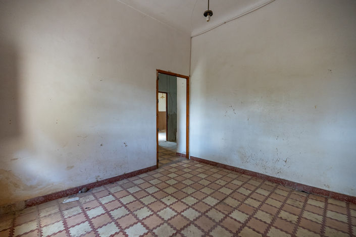 Image No.6-2 Bed Farmhouse for sale