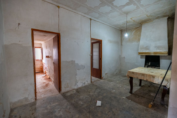 Image No.9-2 Bed Farmhouse for sale