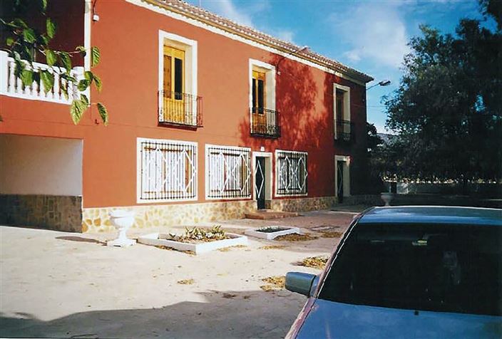 Image No.1-Maison de campagne de 8 chambres à vendre à Sax