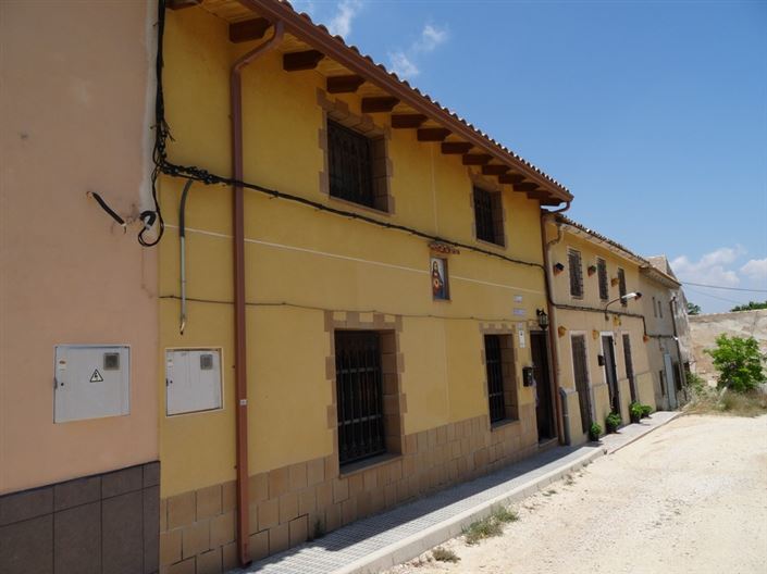 Image No.2-4 Bed Country House for sale