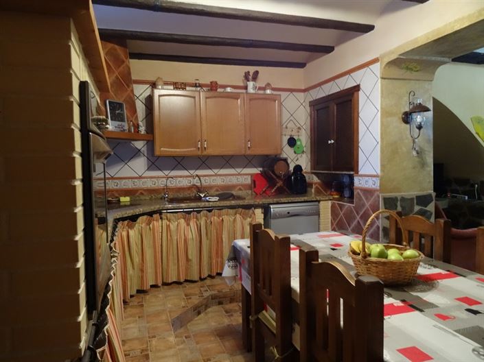 Image No.5-4 Bed Country House for sale