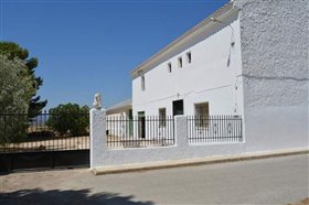Image No.1-5 Bed Country House for sale