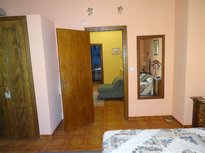 Image No.15-4 Bed Country House for sale