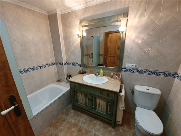 Image No.24-3 Bed Townhouse for sale