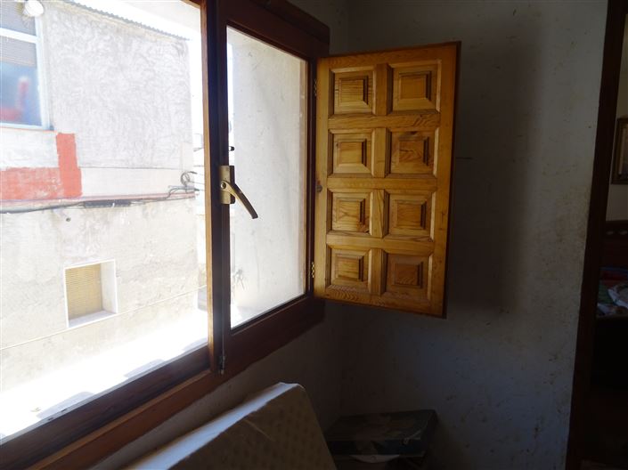 Image No.18-3 Bed Townhouse for sale