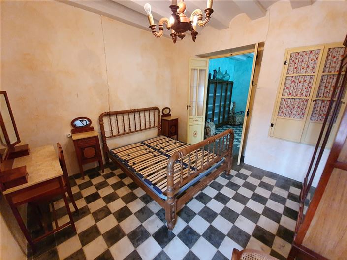 Image No.10-5 Bed Country House for sale