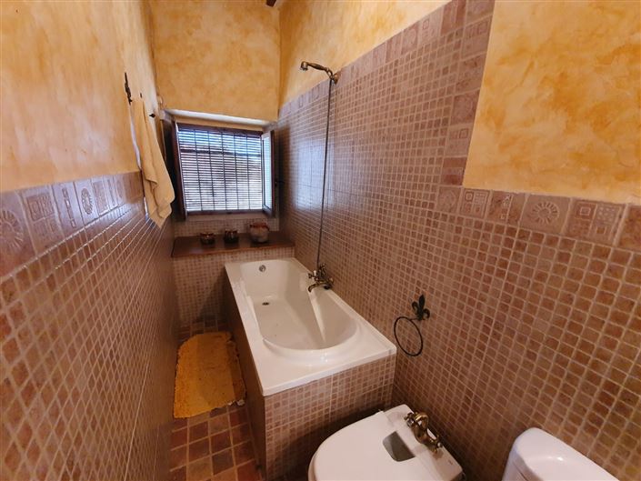 Image No.18-5 Bed Country House for sale