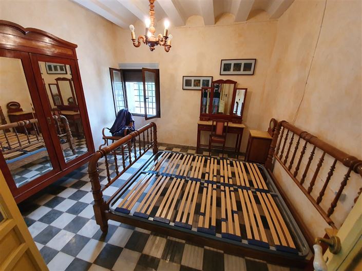 Image No.9-5 Bed Country House for sale